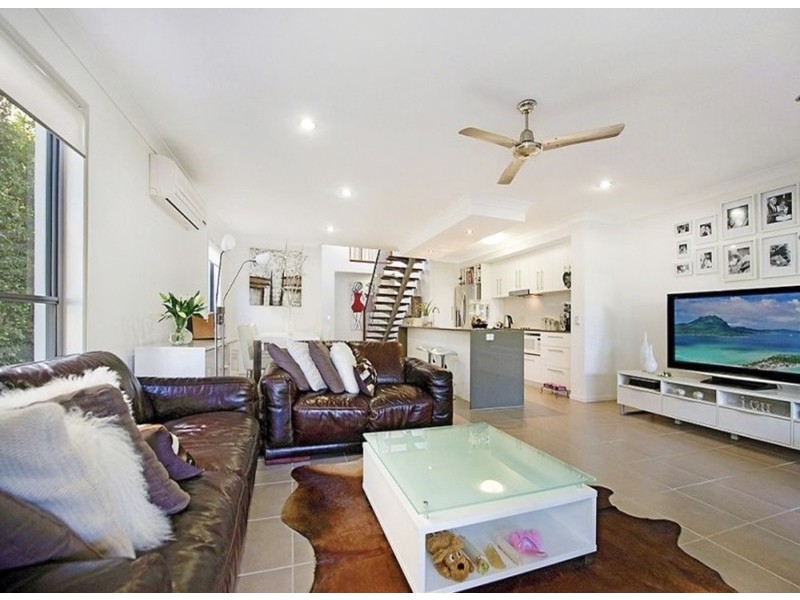 25 Lillie St, Burleigh Waters QLD 4220