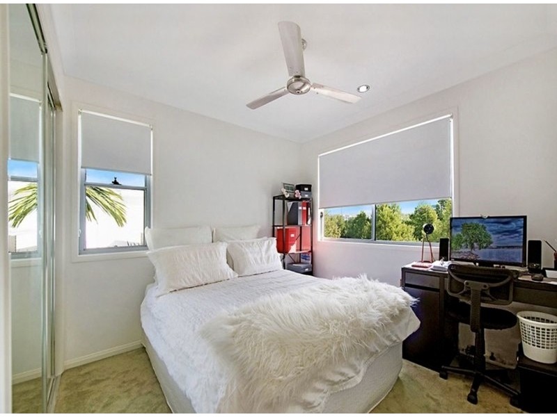 25 Lillie St, Burleigh Waters QLD 4220