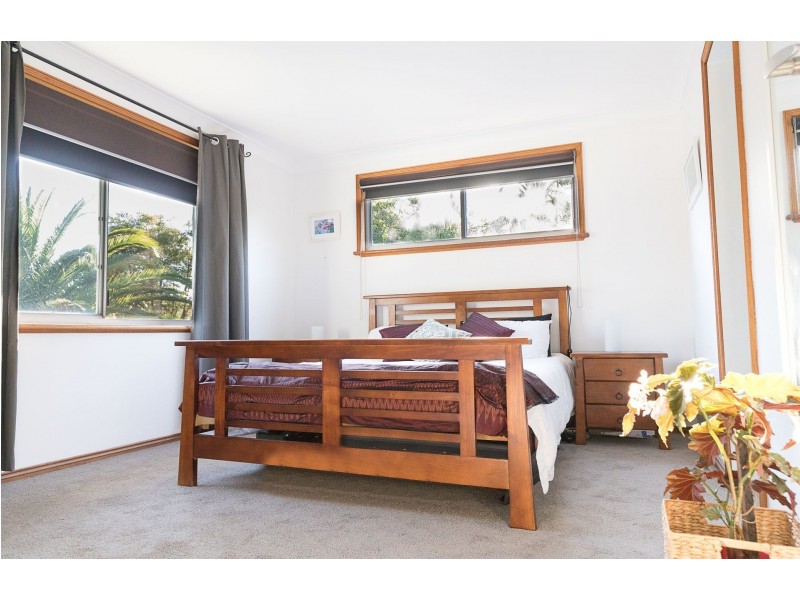 2 Dorset Close, Wamberal NSW 2260