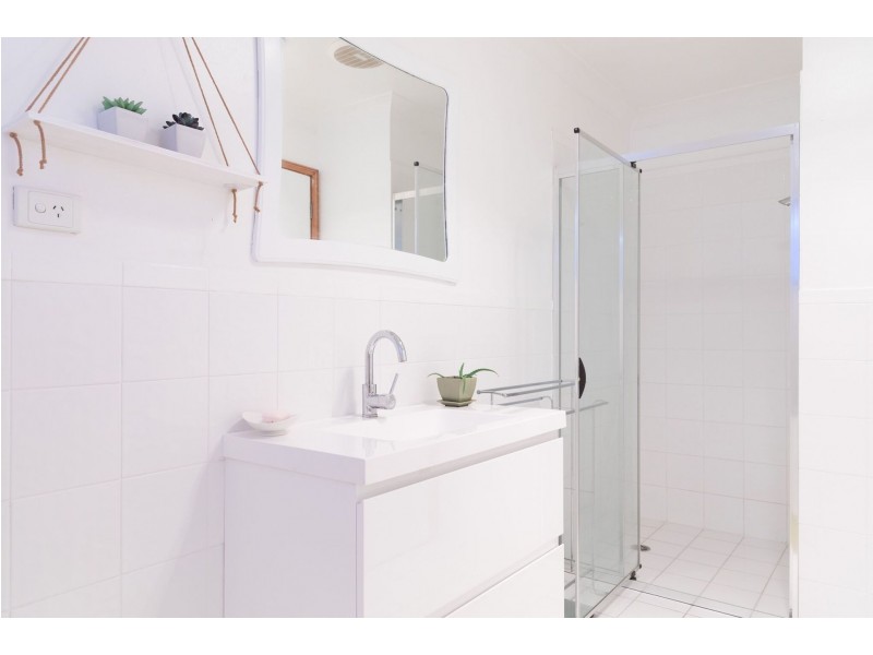 2 Dorset Close, Wamberal NSW 2260