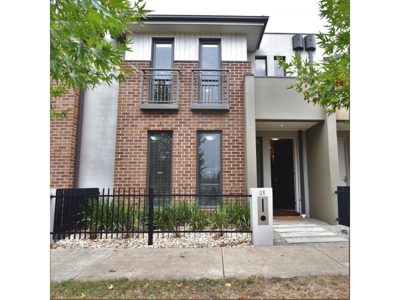 21 Willoby Drive, Alfredton VIC 3350