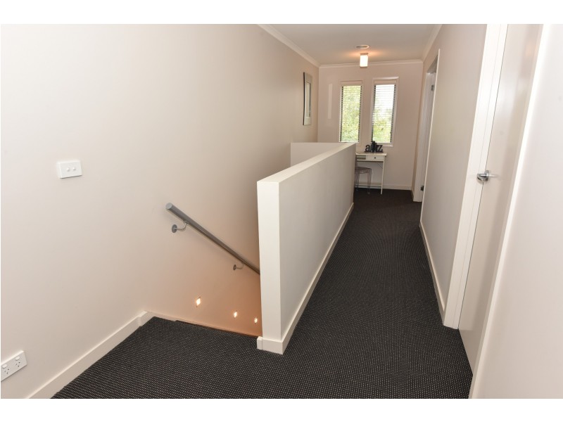 21 Willoby Drive, Alfredton VIC 3350