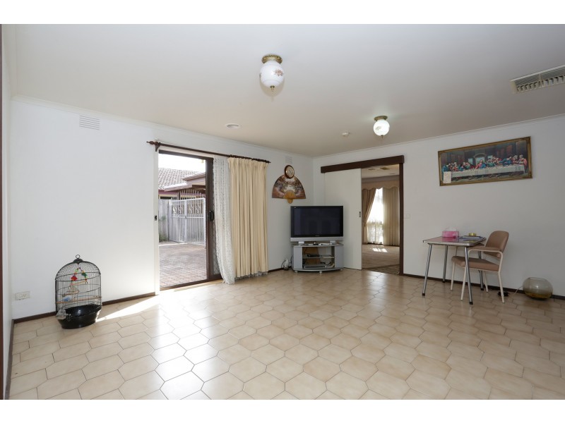 15 Rosella Avenue, Clarinda VIC 3169