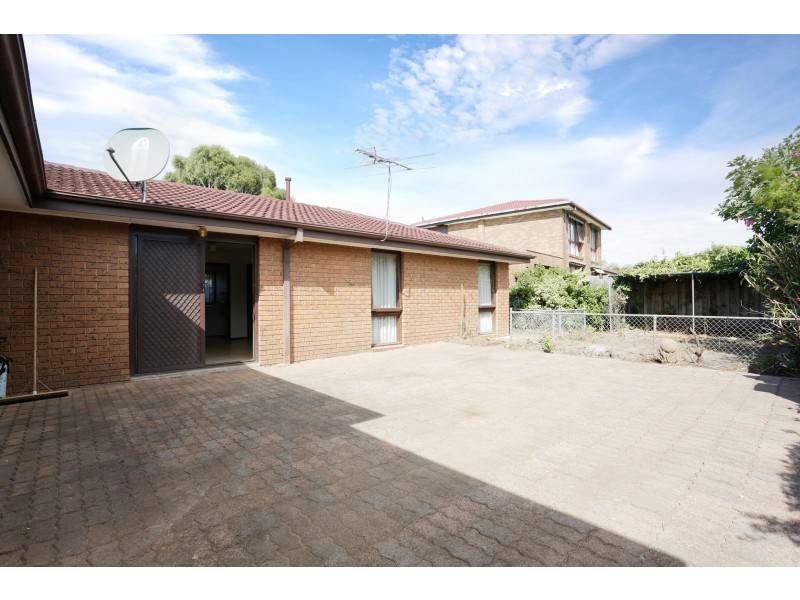 15 Rosella Avenue, Clarinda VIC 3169