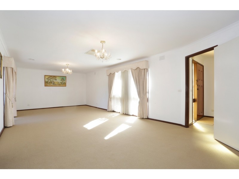 15 Rosella Avenue, Clarinda VIC 3169