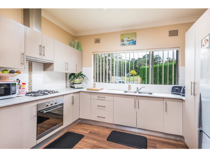 24 Pine Street, Moss Vale NSW 2577