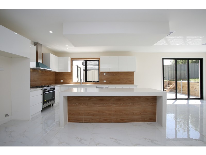 22 Waterloo Road, Cranbourne East VIC 3977