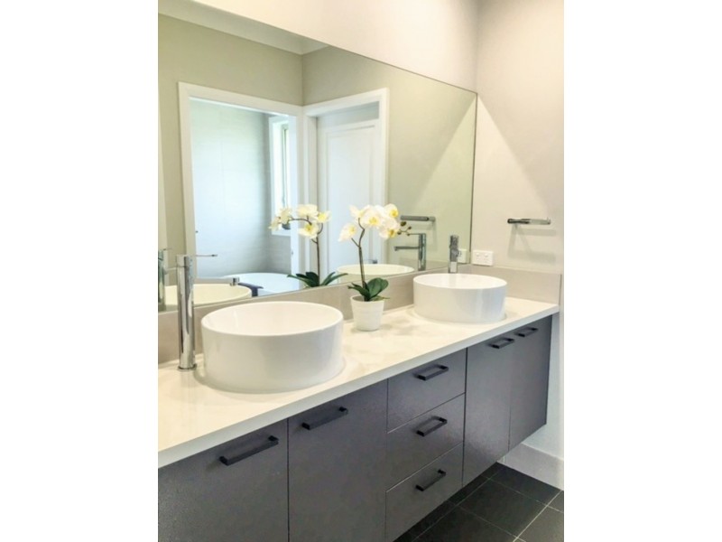 8 Andres Street, Orange NSW 2800