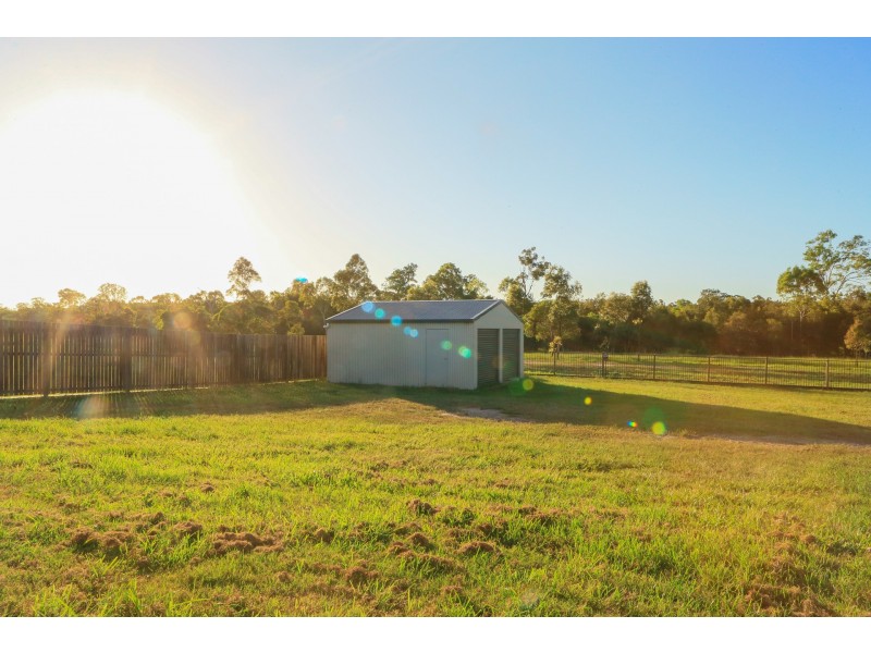 10 Kingfisher Drive, Oakhurst QLD 4650