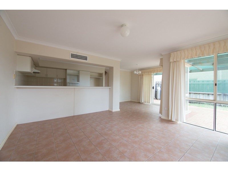 49 Lakefront circle, The Vines WA 6069