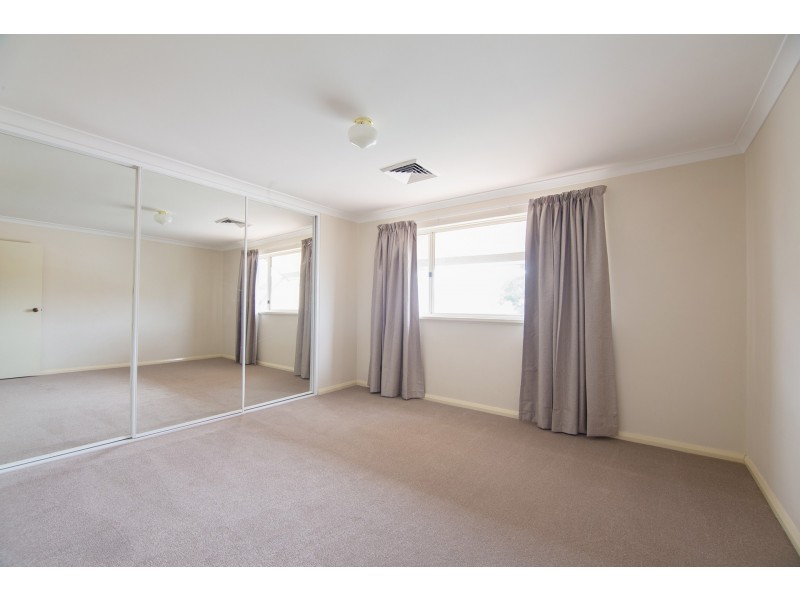 49 Lakefront circle, The Vines WA 6069