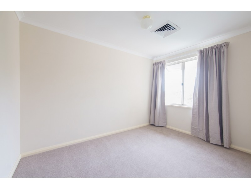 49 Lakefront circle, The Vines WA 6069