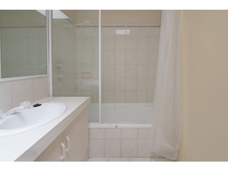 49 Lakefront circle, The Vines WA 6069