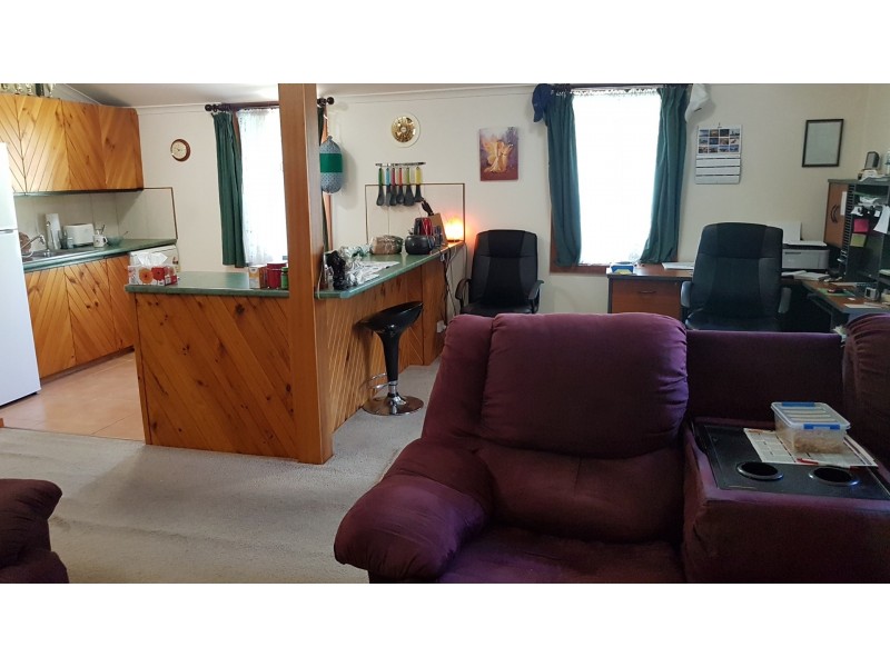 15 Freeburgh Avenue, Mount Beauty VIC 3699