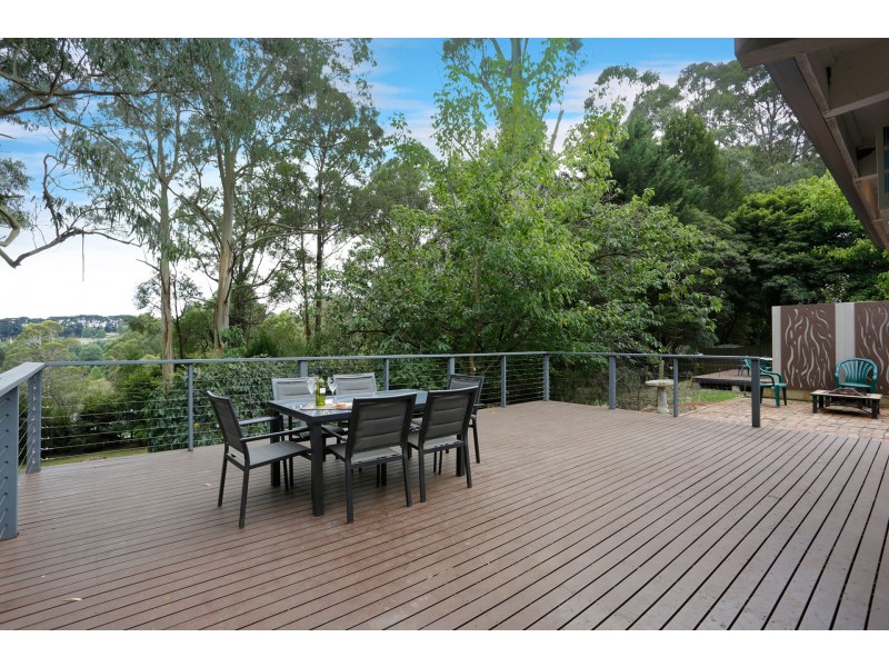8 Berrys Road, Emerald VIC 3782