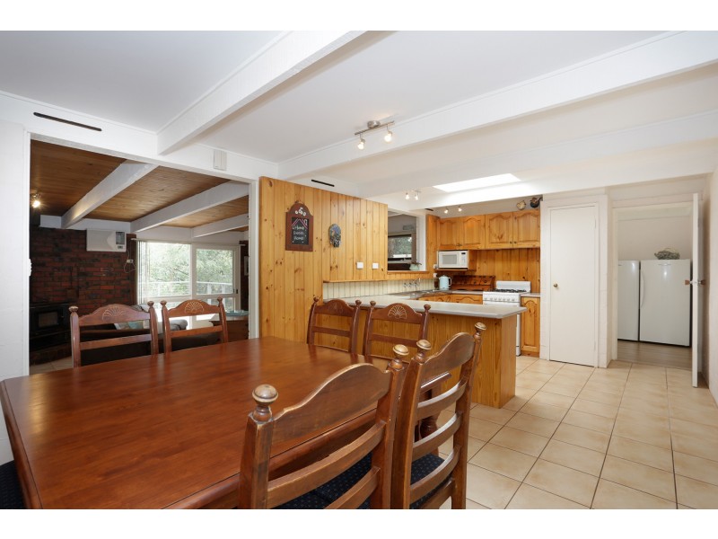 8 Berrys Road, Emerald VIC 3782