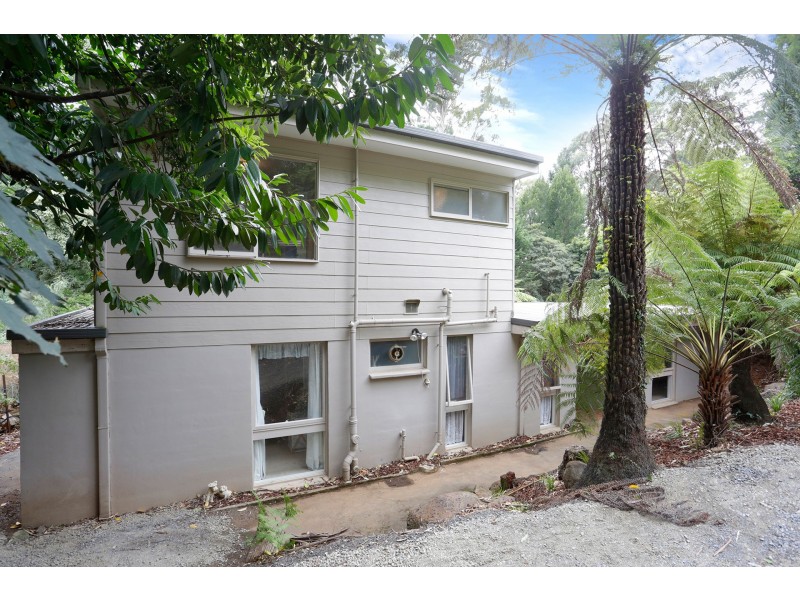 8 Berrys Road, Emerald VIC 3782