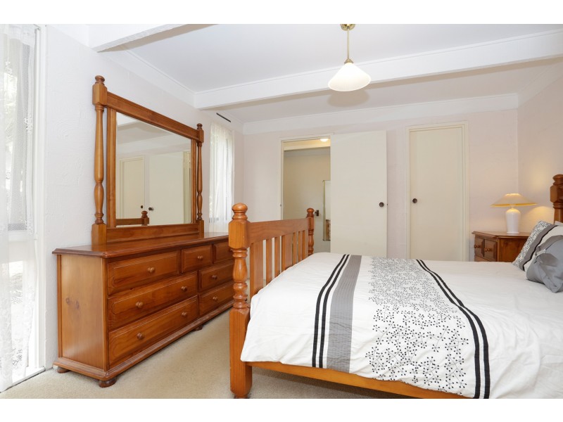 8 Berrys Road, Emerald VIC 3782