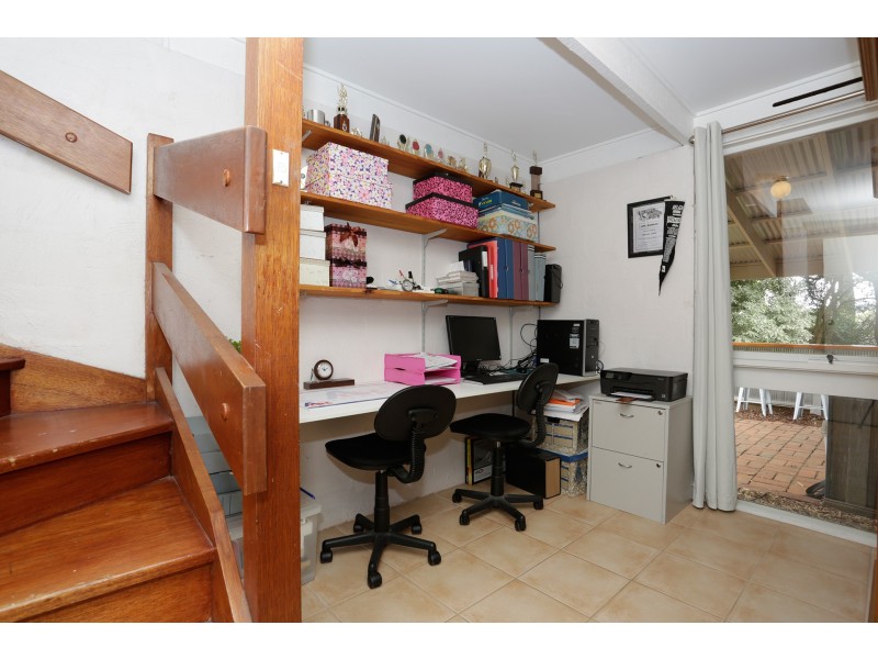 8 Berrys Road, Emerald VIC 3782