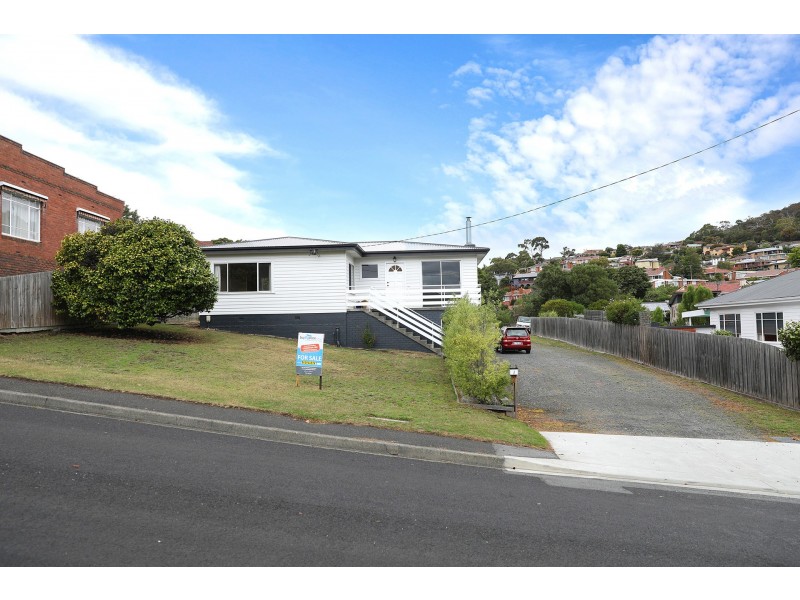3 Loatta Road, Lindisfarne TAS 7015