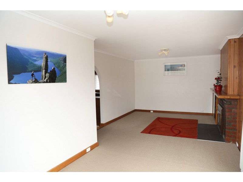 3 Loatta Road, Lindisfarne TAS 7015