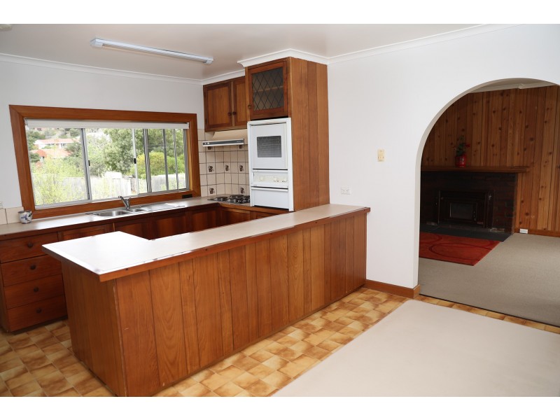 3 Loatta Road, Lindisfarne TAS 7015