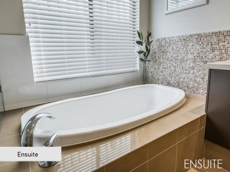 17 Wicklow Circle, Darch WA 6065