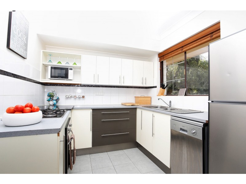 15 Blaxland Way, Padbury WA 6025