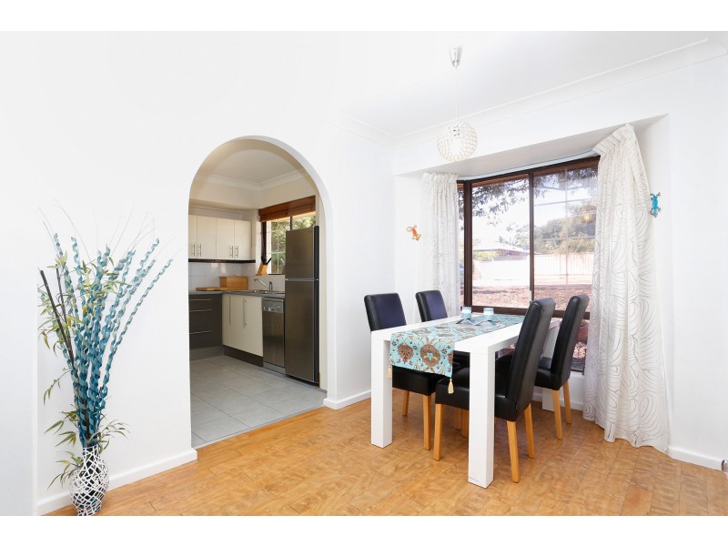 15 Blaxland Way, Padbury WA 6025