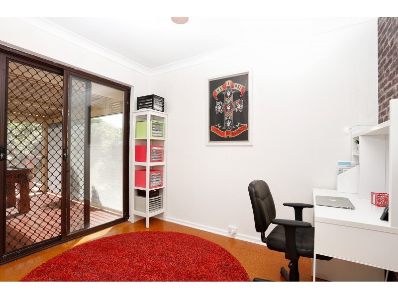 15 Blaxland Way, Padbury WA 6025