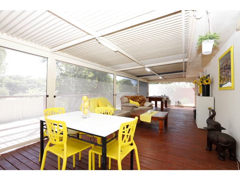 15 Blaxland Way, Padbury WA 6025