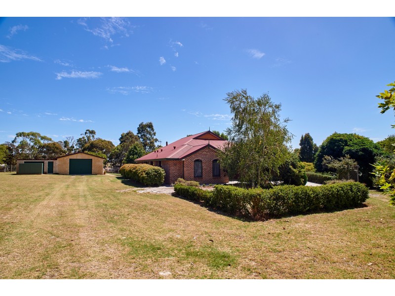 15 Greenwood Drive, Willyung WA 6330