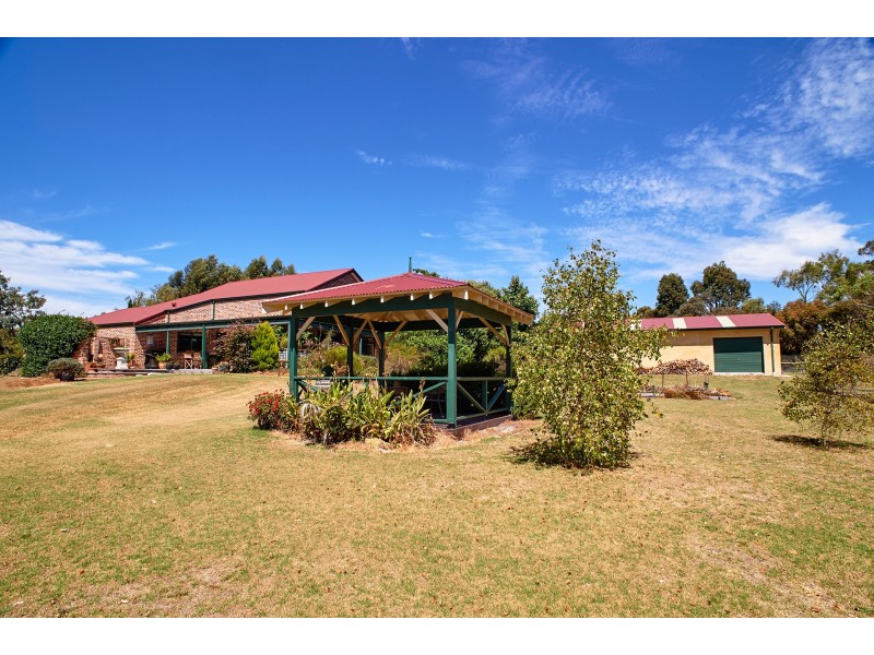 15 Greenwood Drive, Willyung WA 6330