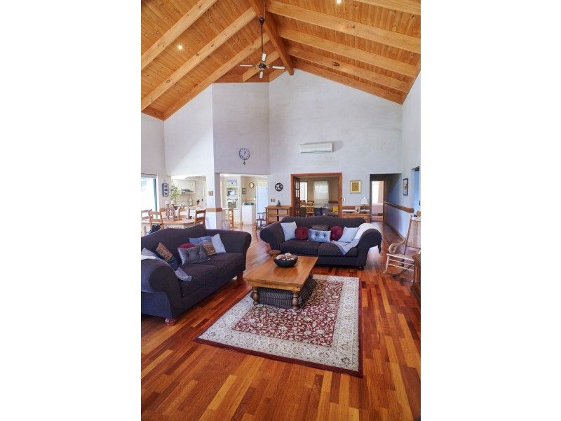 15 Greenwood Drive, Willyung WA 6330