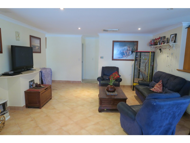 18B Tristram Gardens, Parmelia WA 6167