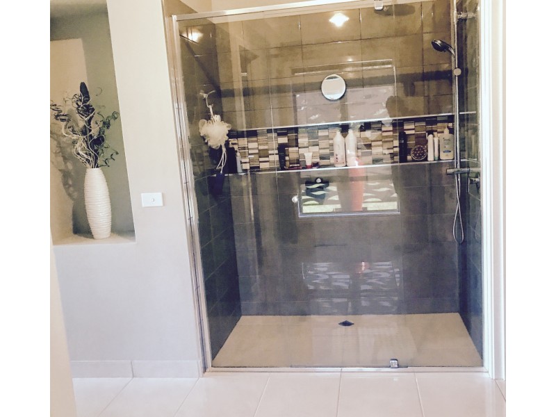 88 Moore st, Rosedale VIC 3847