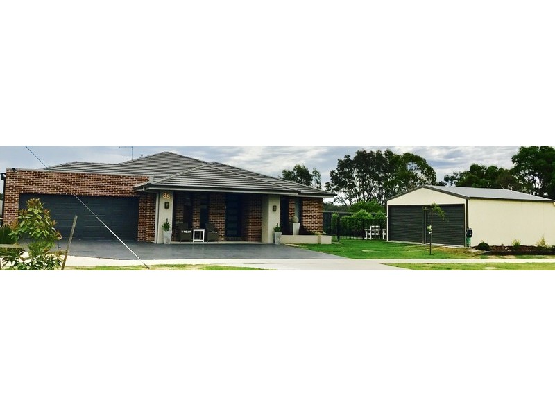 88 Moore st, Rosedale VIC 3847