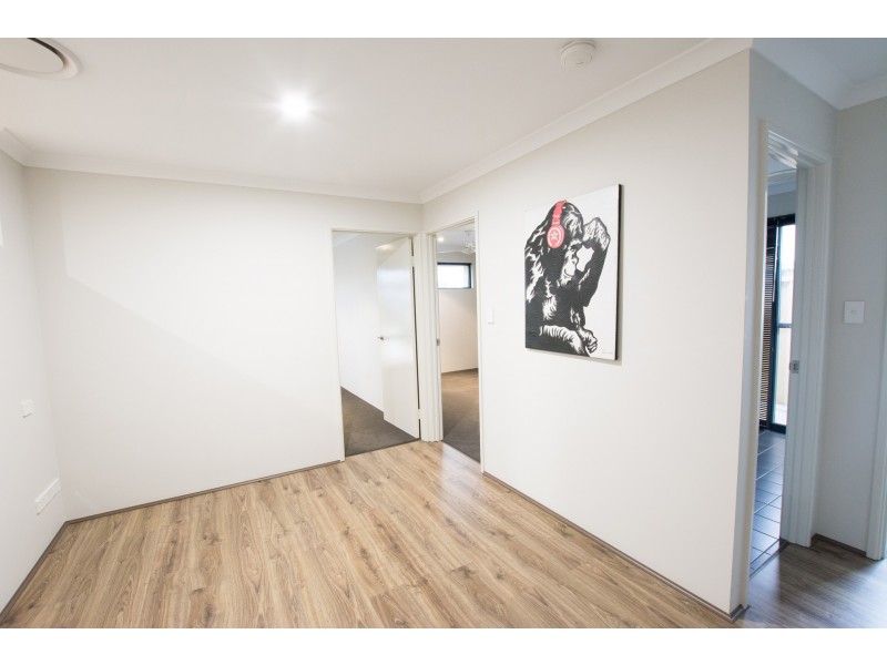 17 Torrens Loop, Millbridge WA 6232