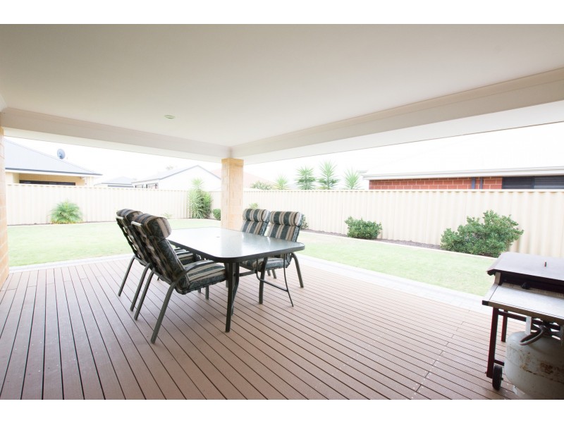 17 Torrens Loop, Millbridge WA 6232