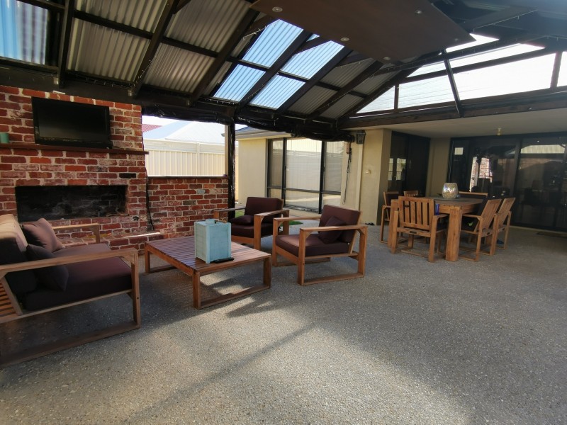 8 Murrin Loop, Lakelands WA 6180