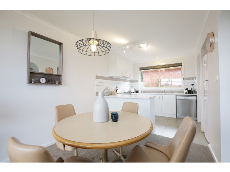 1/172 Thornhill Road, Highton VIC 3216