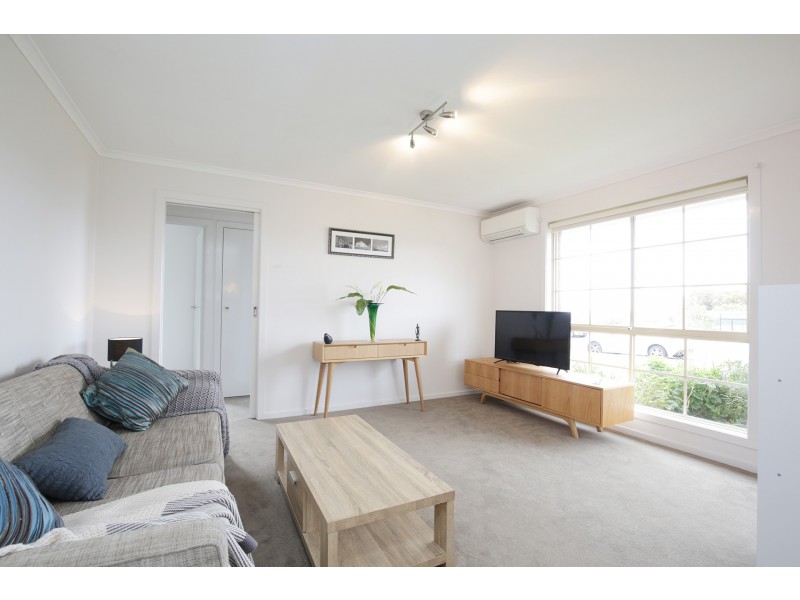 1/172 Thornhill Road, Highton VIC 3216