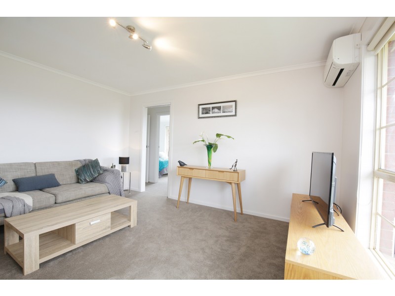 1/172 Thornhill Road, Highton VIC 3216
