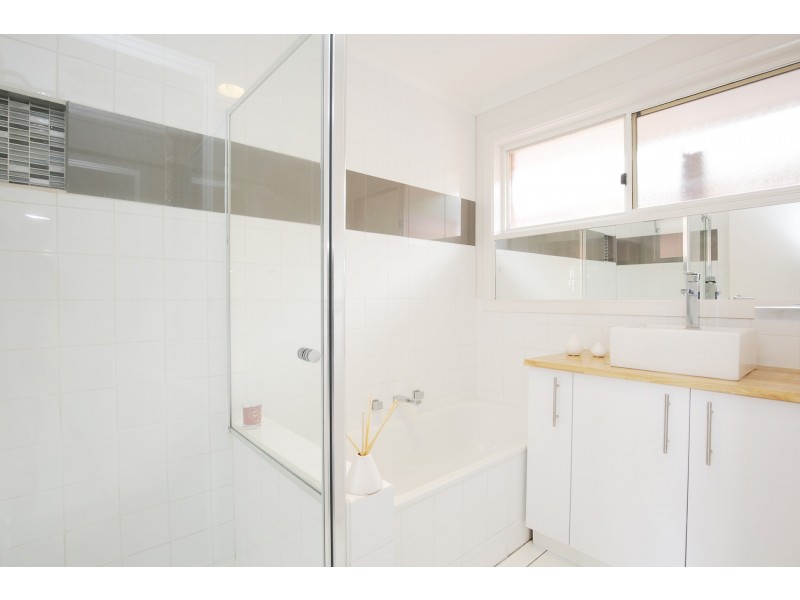 1/172 Thornhill Road, Highton VIC 3216