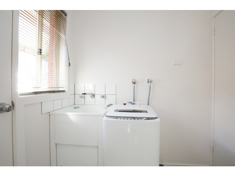 1/172 Thornhill Road, Highton VIC 3216