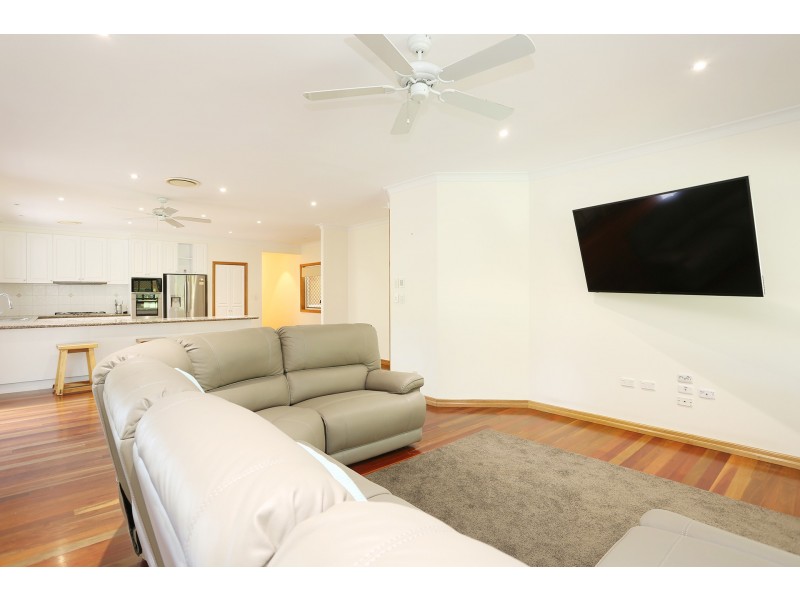 20 Warrego Way, Helensvale QLD 4212