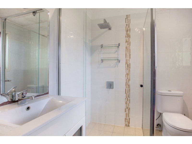 24 Ashford Road, Helensvale QLD 4212