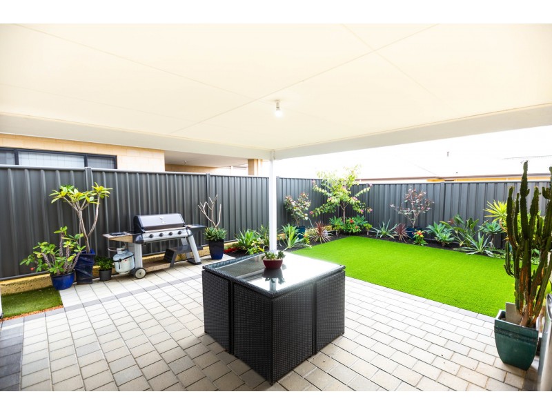 209 Grandis Boulevard, Banksia Grove WA 6031
