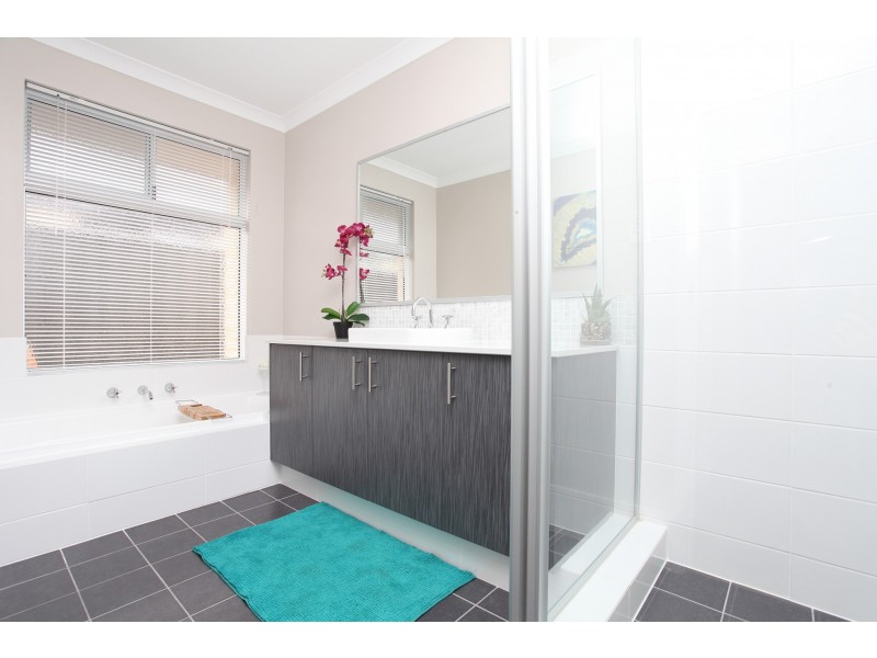 209 Grandis Boulevard, Banksia Grove WA 6031