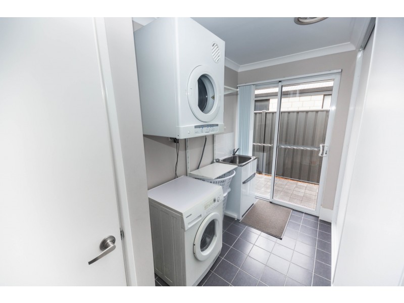 209 Grandis Boulevard, Banksia Grove WA 6031